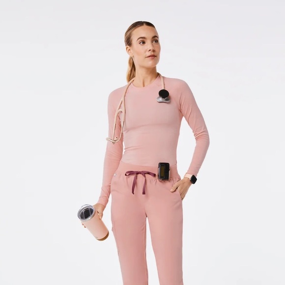 Figs Under scrub Top Pink - Picture 5 of 5